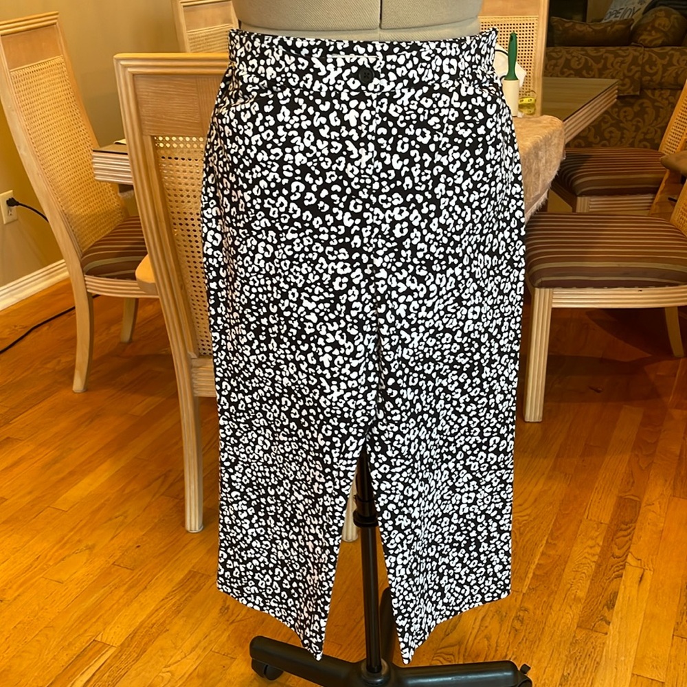 Ladies dressy Capri pants